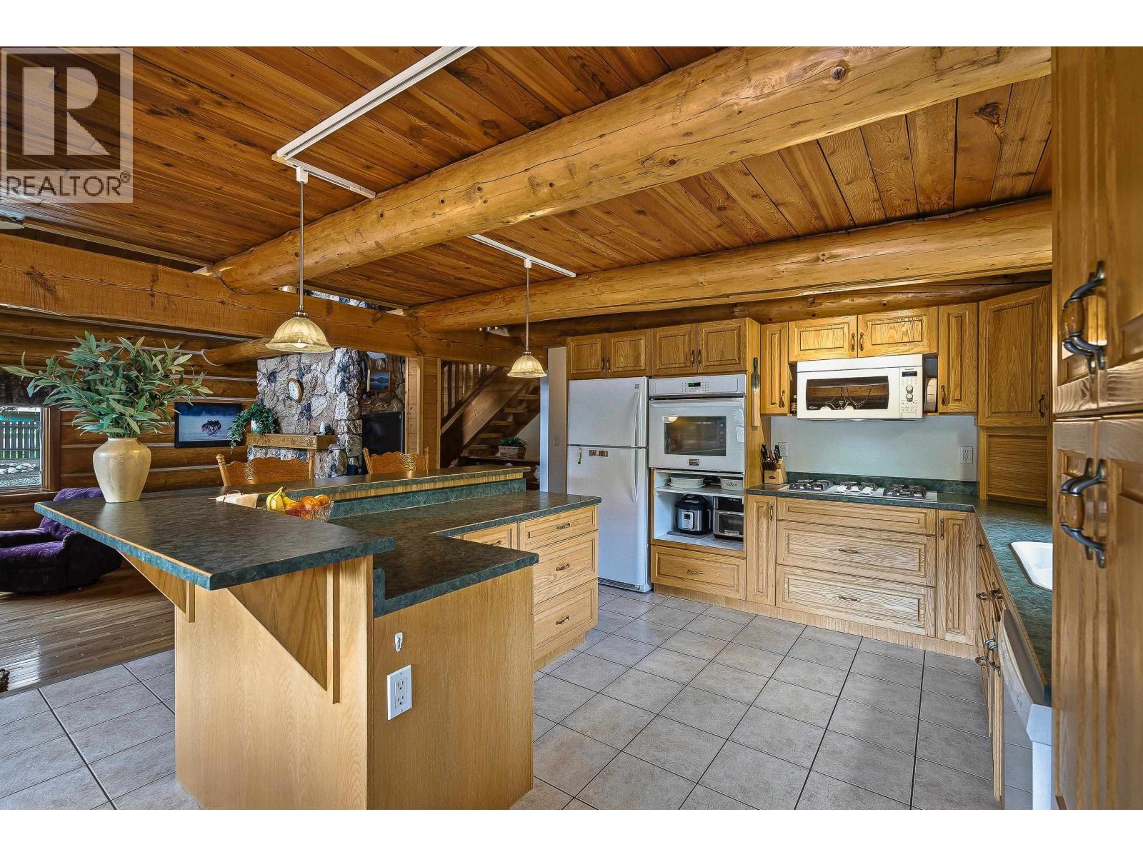 4122 Wildwood Road, Williams Lake, British Columbia  V2G 4Z7 - Photo 8 - R3158676