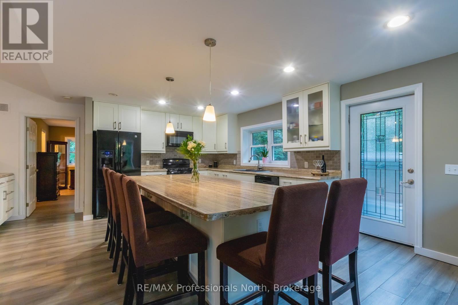 419 South Mary Lake Road, Huntsville (Stephenson), Ontario  P0B 1L0 - Photo 5 - X13711362