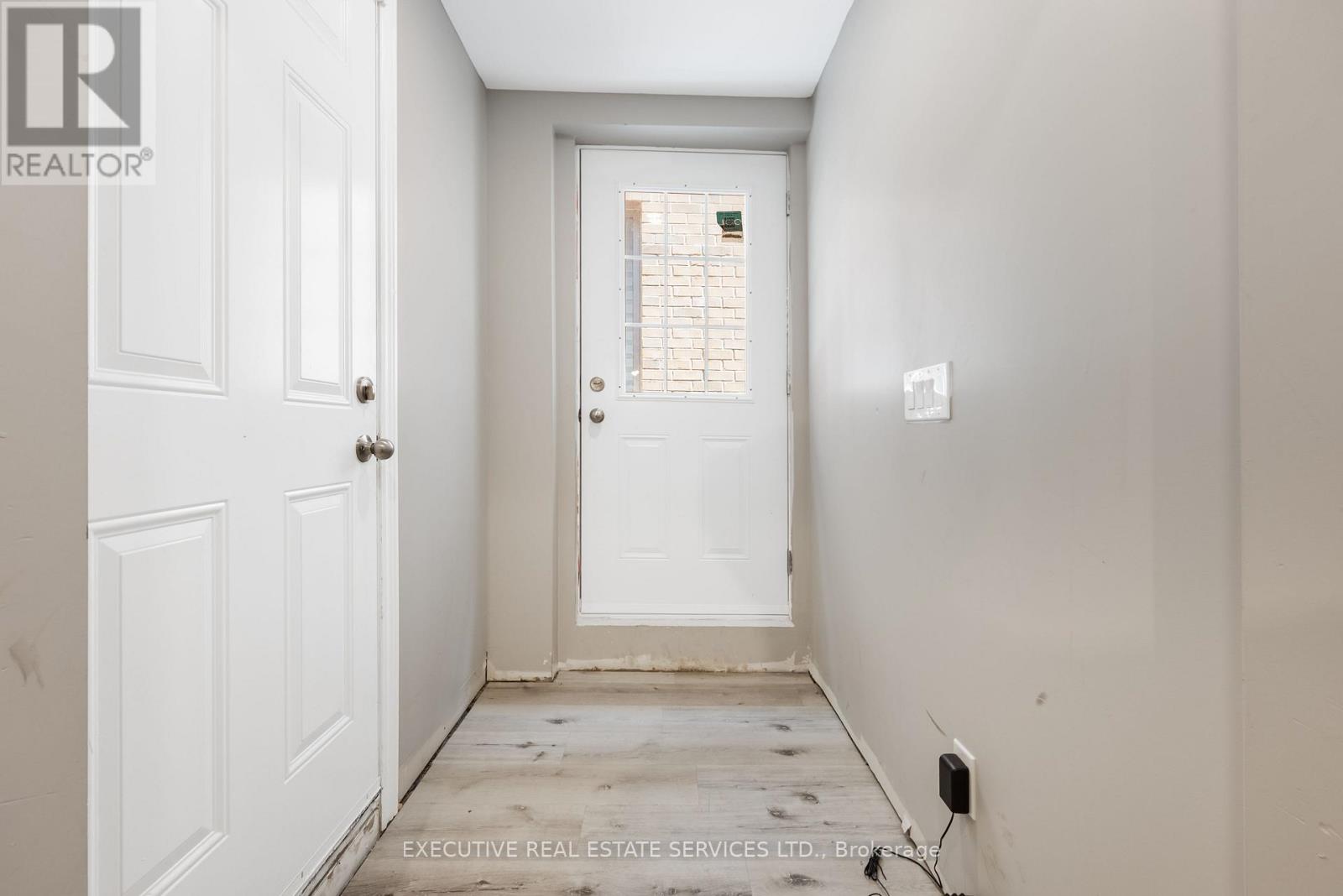 61 Truro (Basement) Circle N, Brampton, Ontario  L7A 4E6 - Photo 9 - W13711346