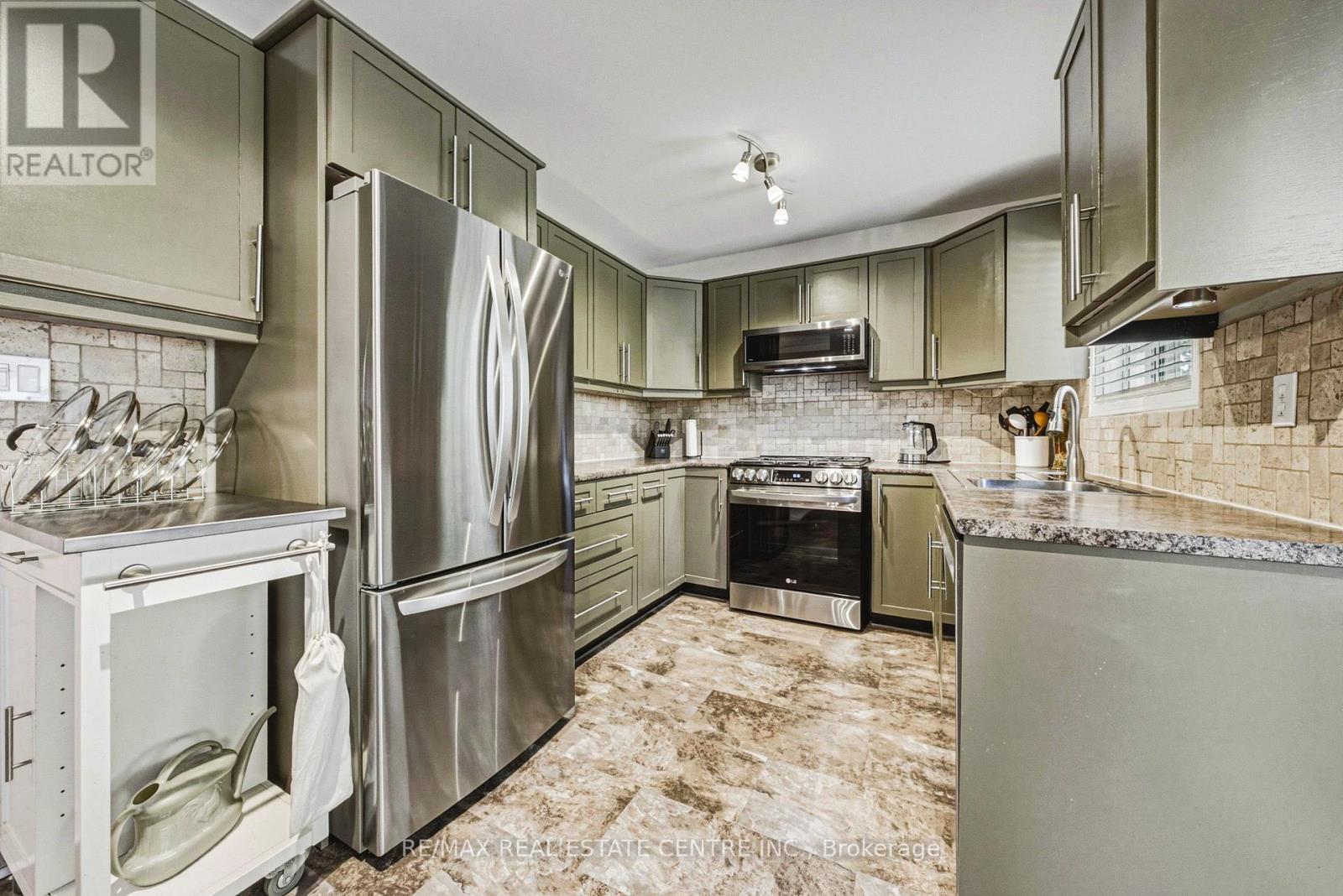 38 Fairgreen Close, Cambridge, Ontario N1T 1T6 - Photo 12 - X13711284