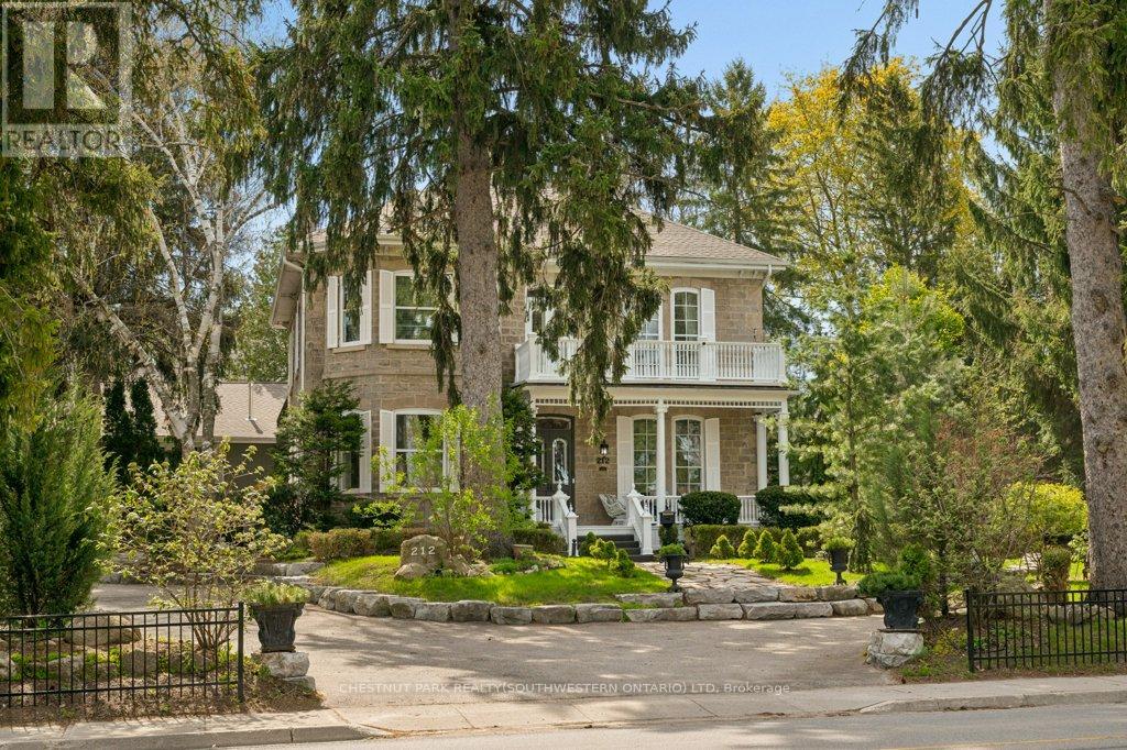 212 Queen Street E, Cambridge, Ontario  N3C 2B4 - Photo 2 - X13711396