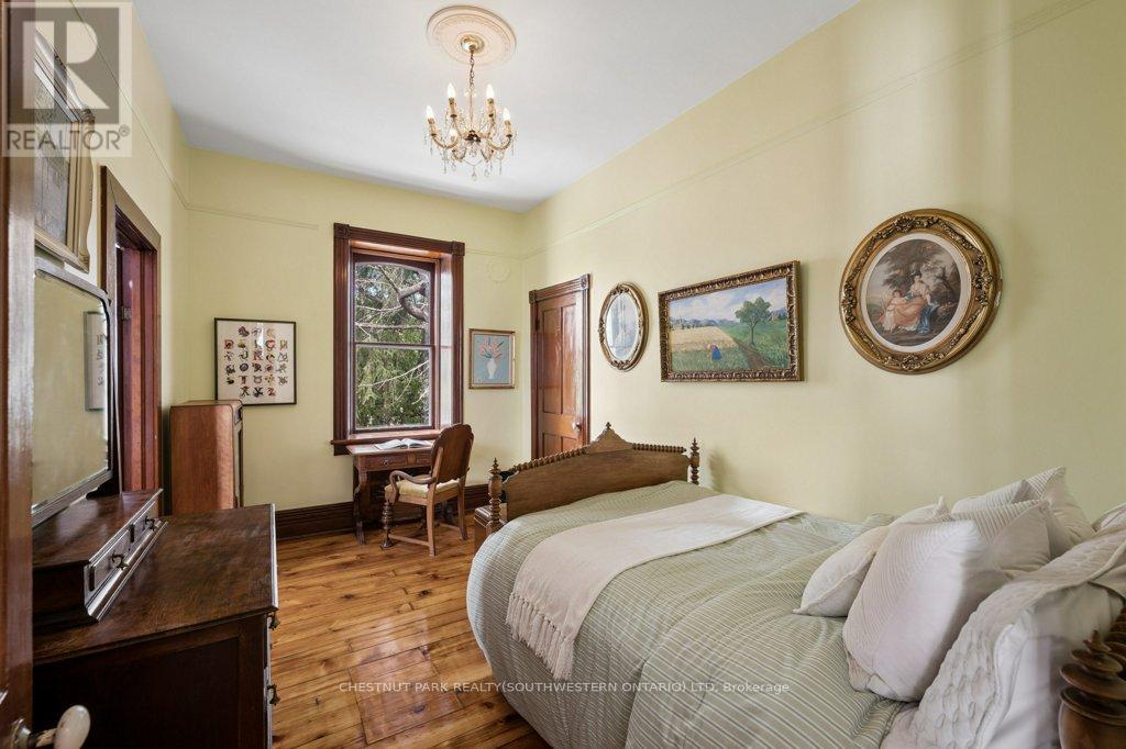 212 Queen Street E, Cambridge, Ontario  N3C 2B4 - Photo 30 - X13711396