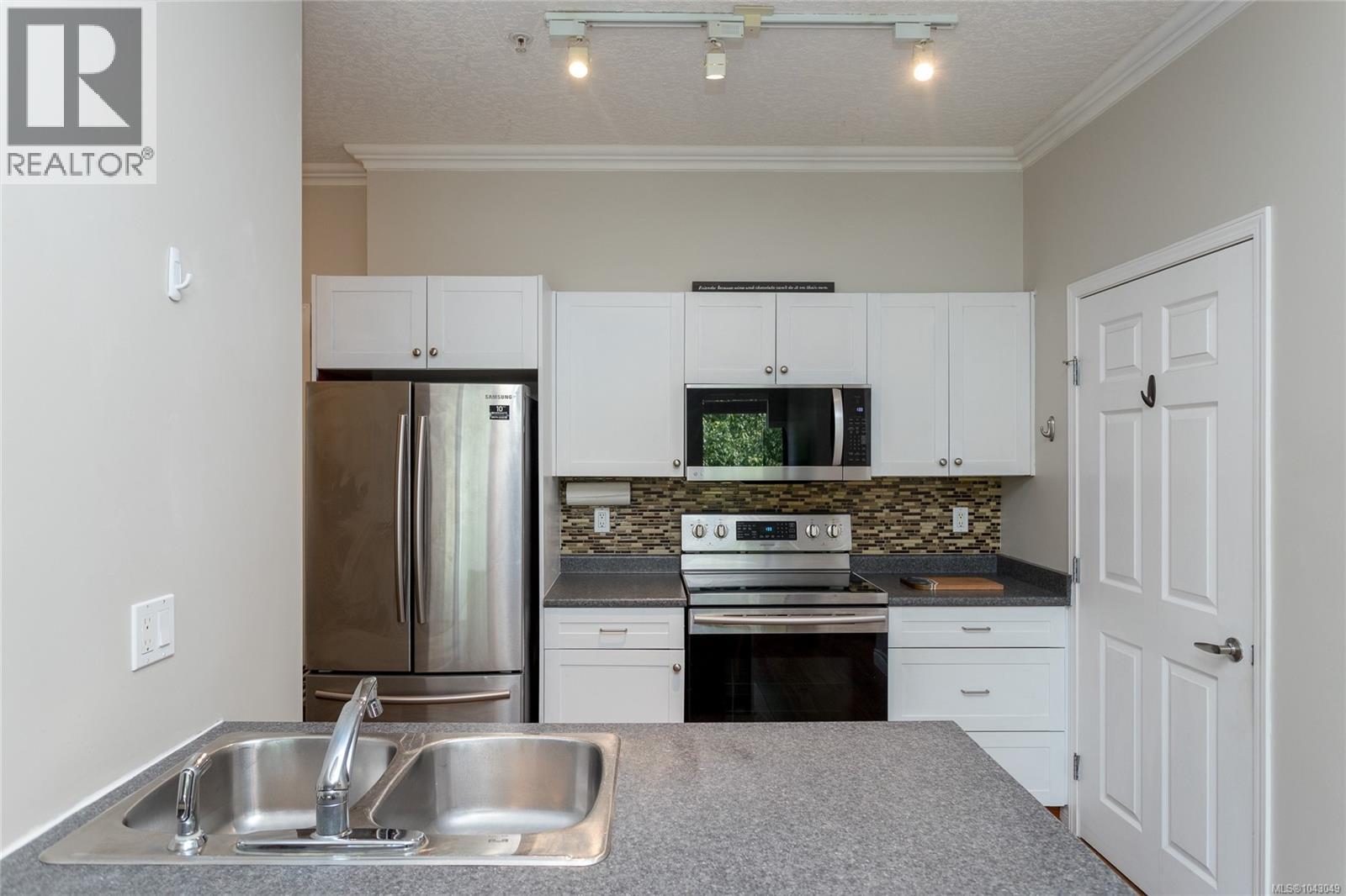 300 383 Wale Rd, Colwood, British Columbia V9B 2P9 - Photo 10 - 1043049