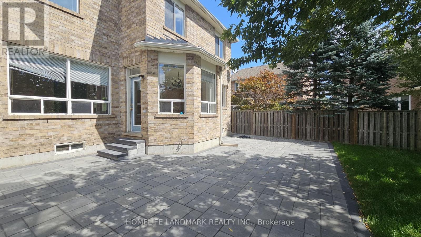 51 Raffia Avenue, Richmond Hill, Ontario  L4E 4N1 - Photo 3 - N13711354