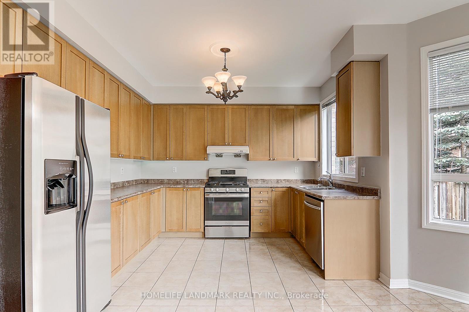 51 Raffia Avenue, Richmond Hill, Ontario  L4E 4N1 - Photo 14 - N13711354