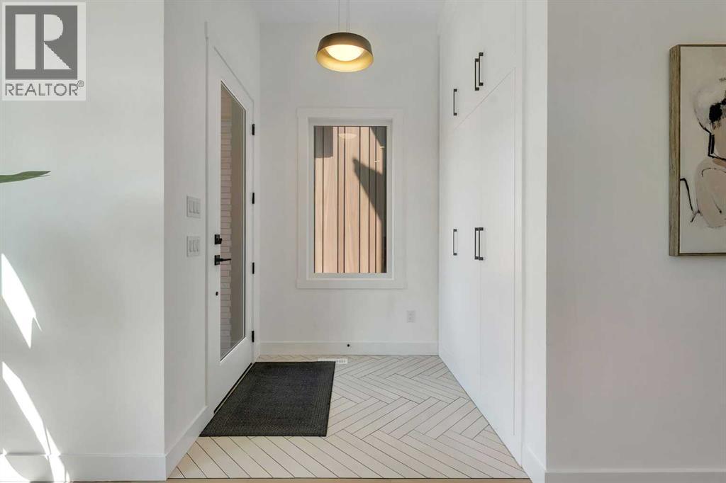 2220 8 Street NE, Calgary, Alberta  T2M 1S4 - Photo 3 - A2338723