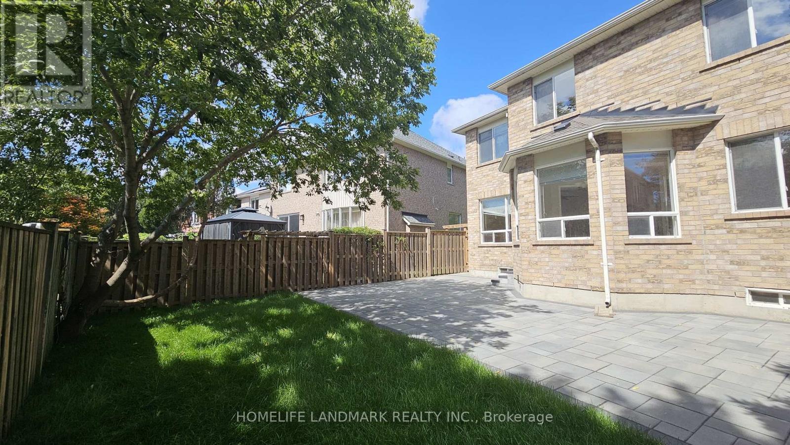 51 Raffia Avenue, Richmond Hill, Ontario  L4E 4N1 - Photo 4 - N13711354