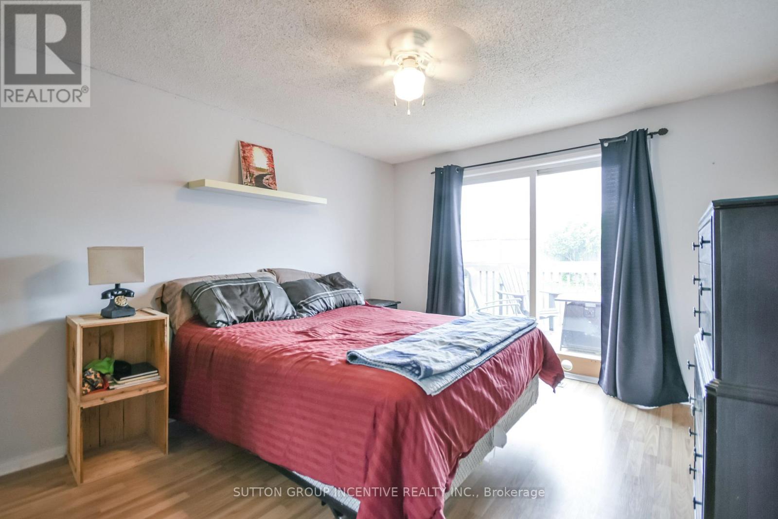 22 Peregrine Road, Barrie, Ontario  L4M 6P9 - Photo 8 - S13584338