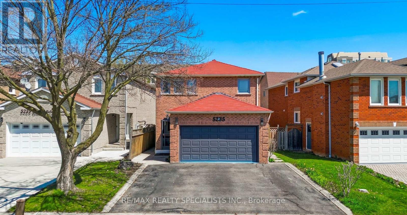 5235 Huntingfield Drive, Mississauga, Ontario  L5R 2L3 - Photo 2 - W13557260