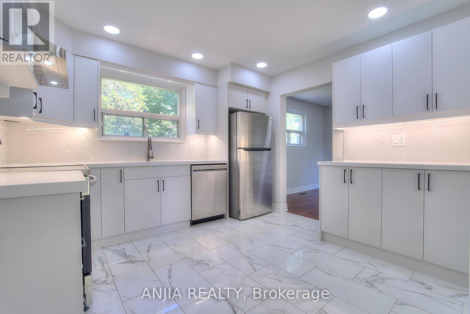 14 CHERRYSTONE DRIVE, Toronto, Ontario