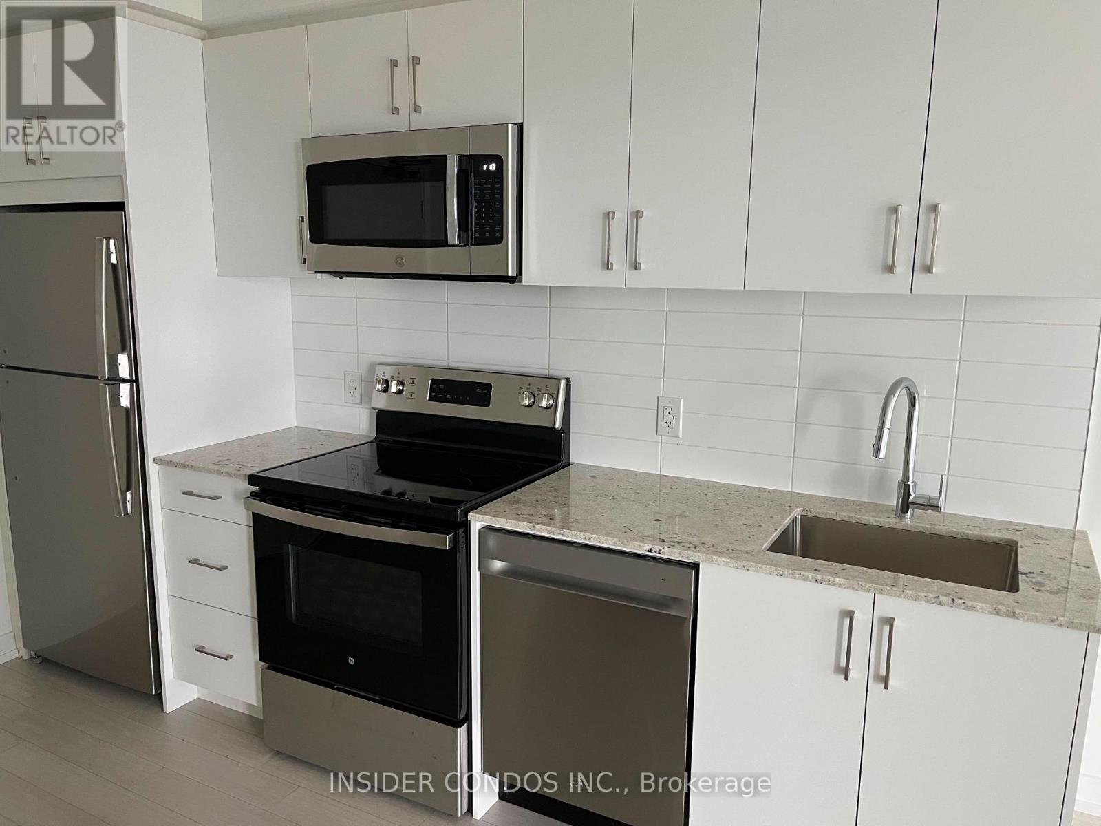 1707 - 4010 Eglinton Avenue W, Toronto, Ontario  M9P 1A6 - Photo 3 - W13696384