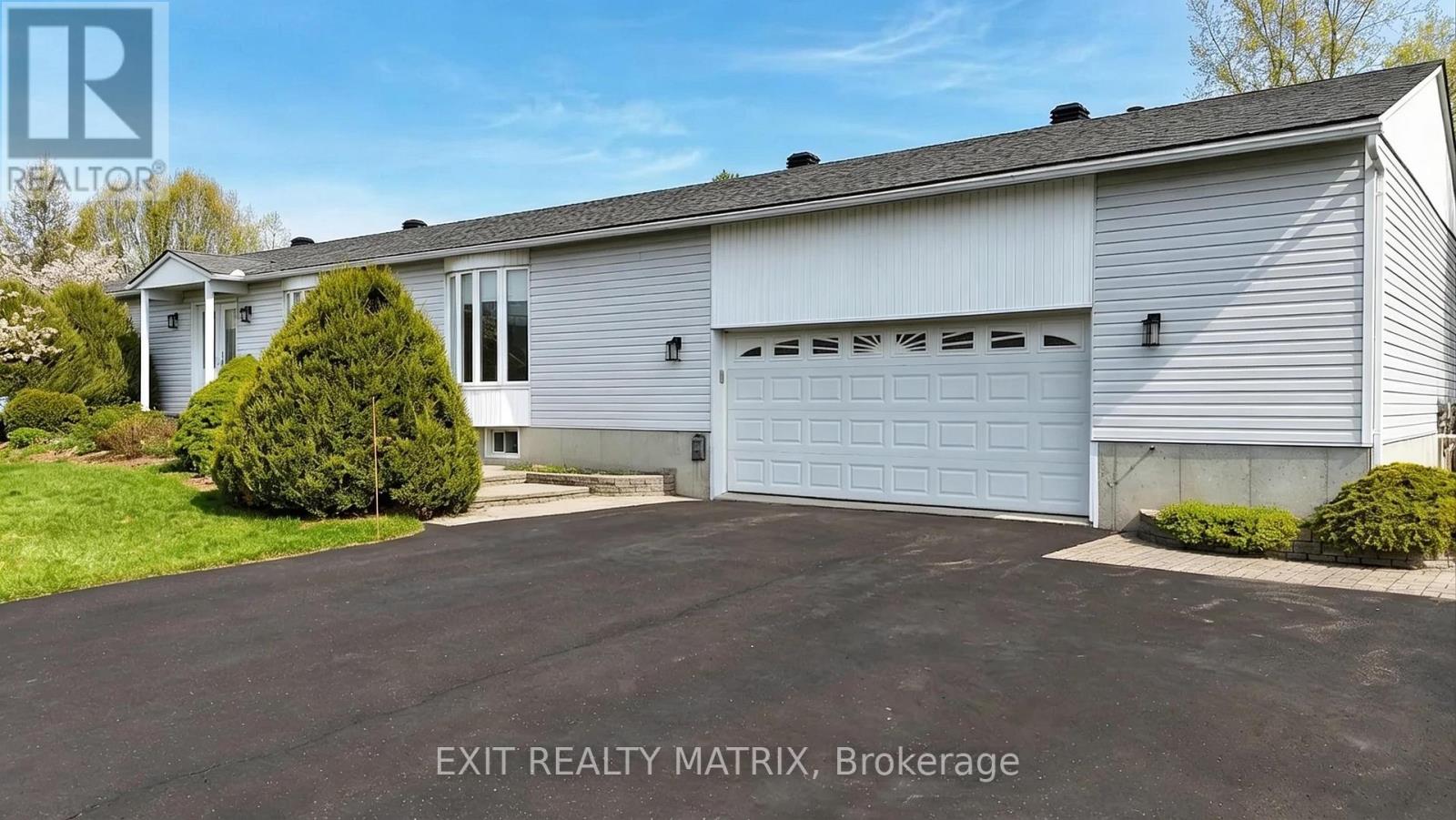 8329 Rodney Farm Drive, Ottawa, Ontario  K0A 2P0 - Photo 2 - X13711516