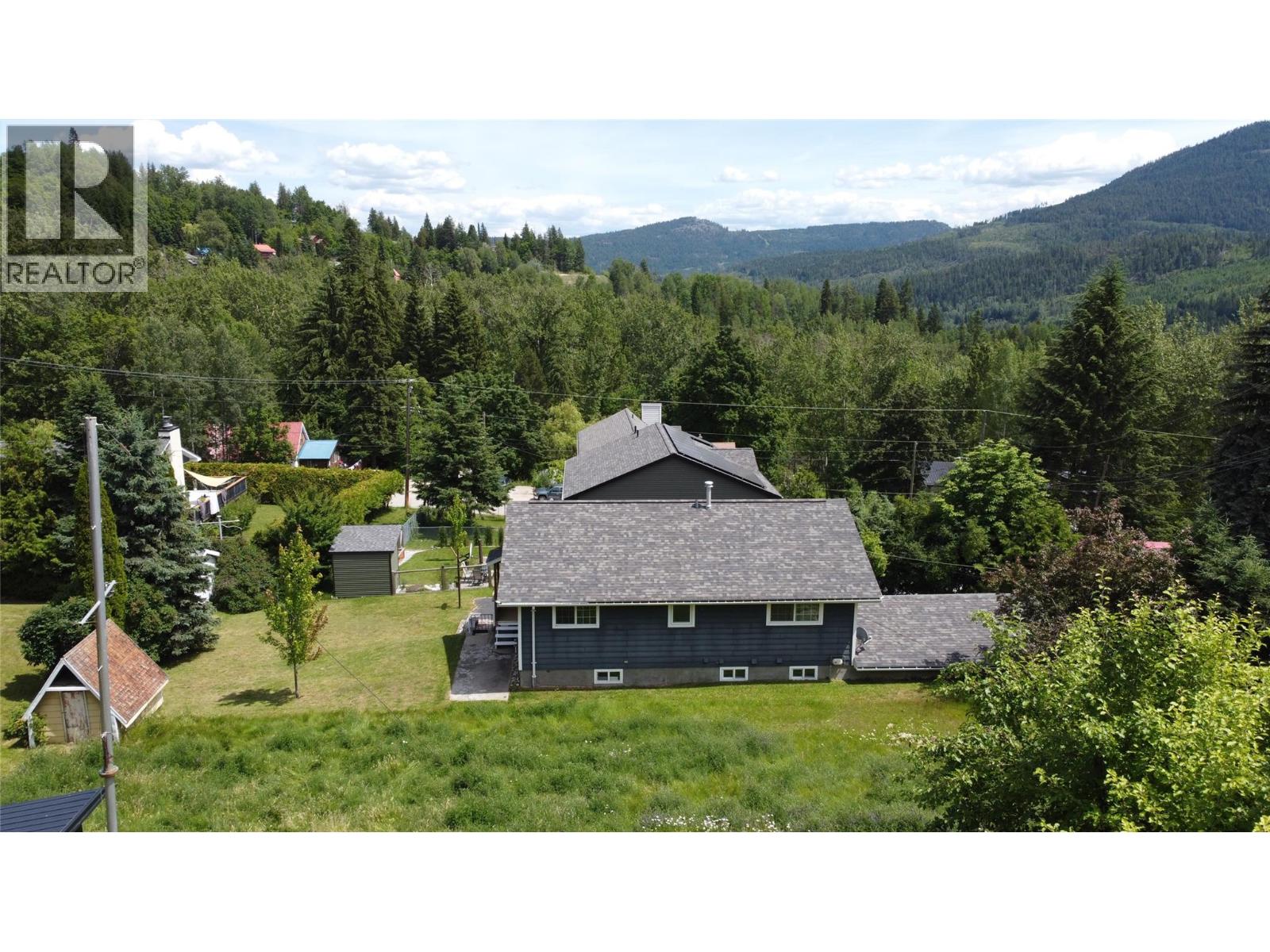 2050 Phoenix Avenue, Rossland, British Columbia V0G 1Y0 - Photo 5 - 10398523
