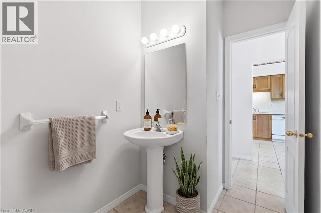 212 Stonehenge Drive Unit# 41, Ancaster, Ontario  L9K 1N4 - Photo 14 - 40850720
