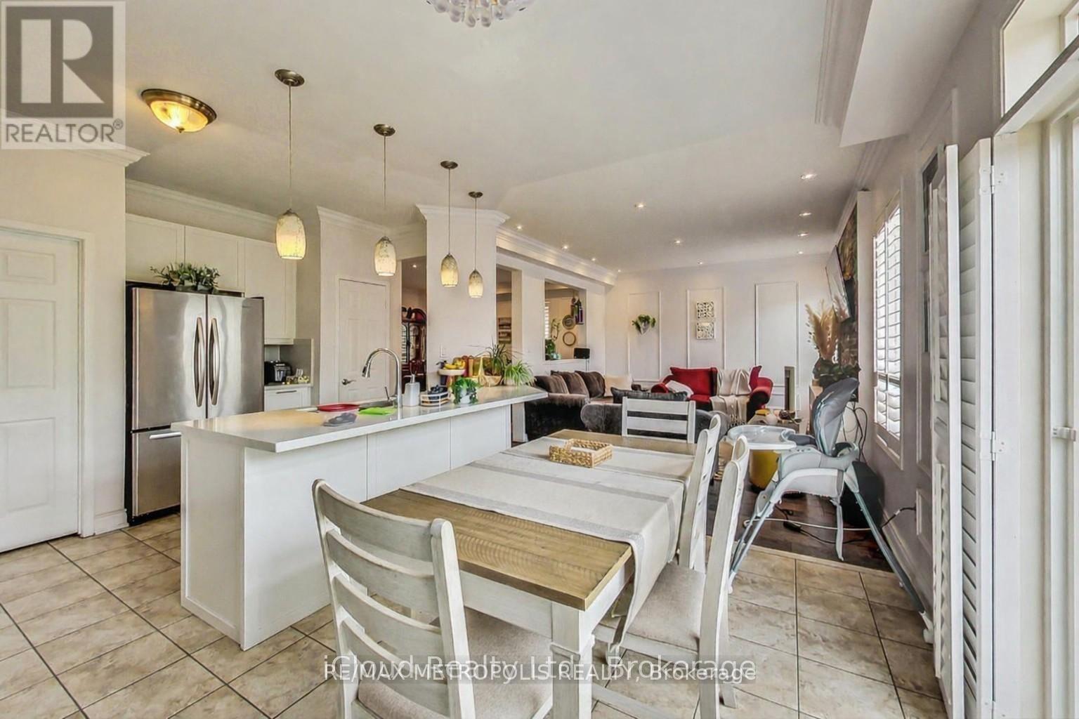 814 - 51 Clarington Boulevard, Clarington, Ontario  L1C 7J8 - Photo 2 - E13711540