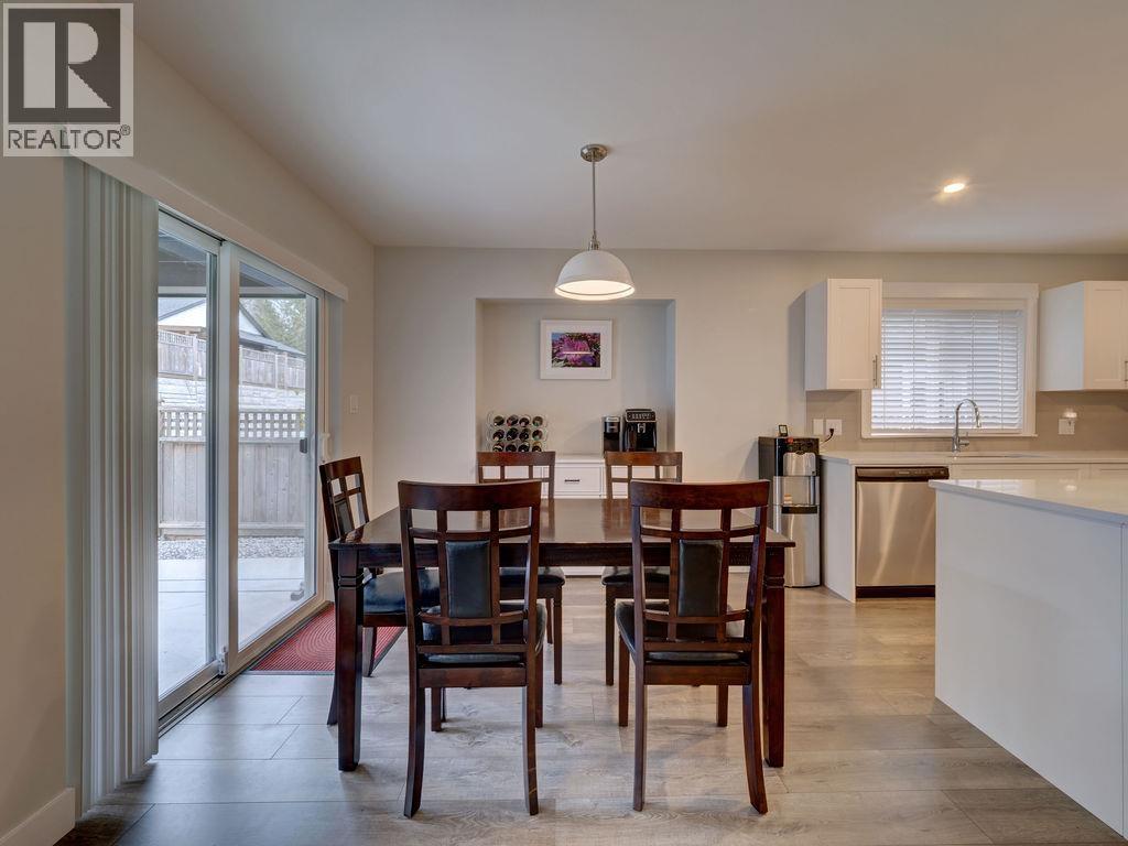 1028 Celia Crescent, Gibsons, British Columbia  V0N 1V7 - Photo 9 - R3158692