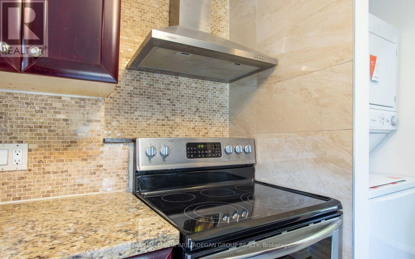 210 Harrygan Crescent, Richmond Hill, Ontario L4C 4J1 - Photo 12 - N13711468