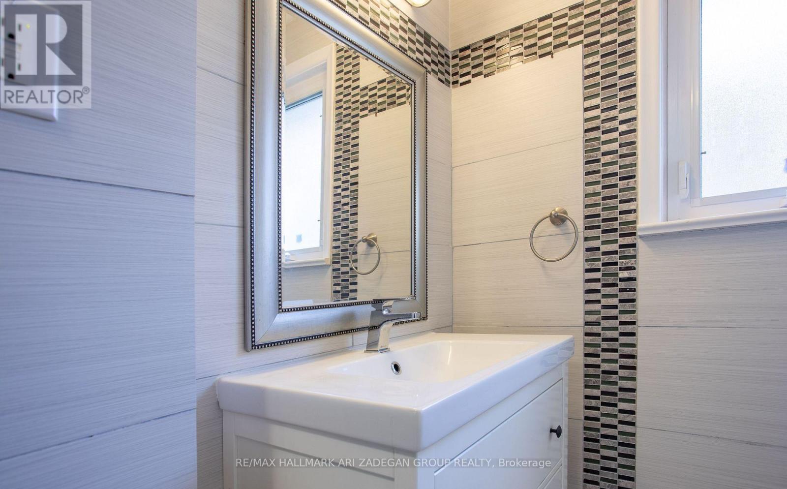 210 Harrygan Crescent, Richmond Hill, Ontario L4C 4J1 - Photo 15 - N13711468