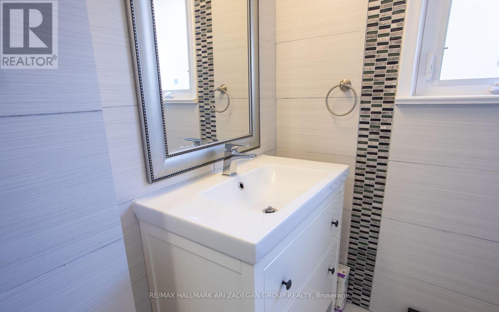 210 Harrygan Crescent, Richmond Hill, Ontario L4C 4J1 - Photo 16 - N13711468