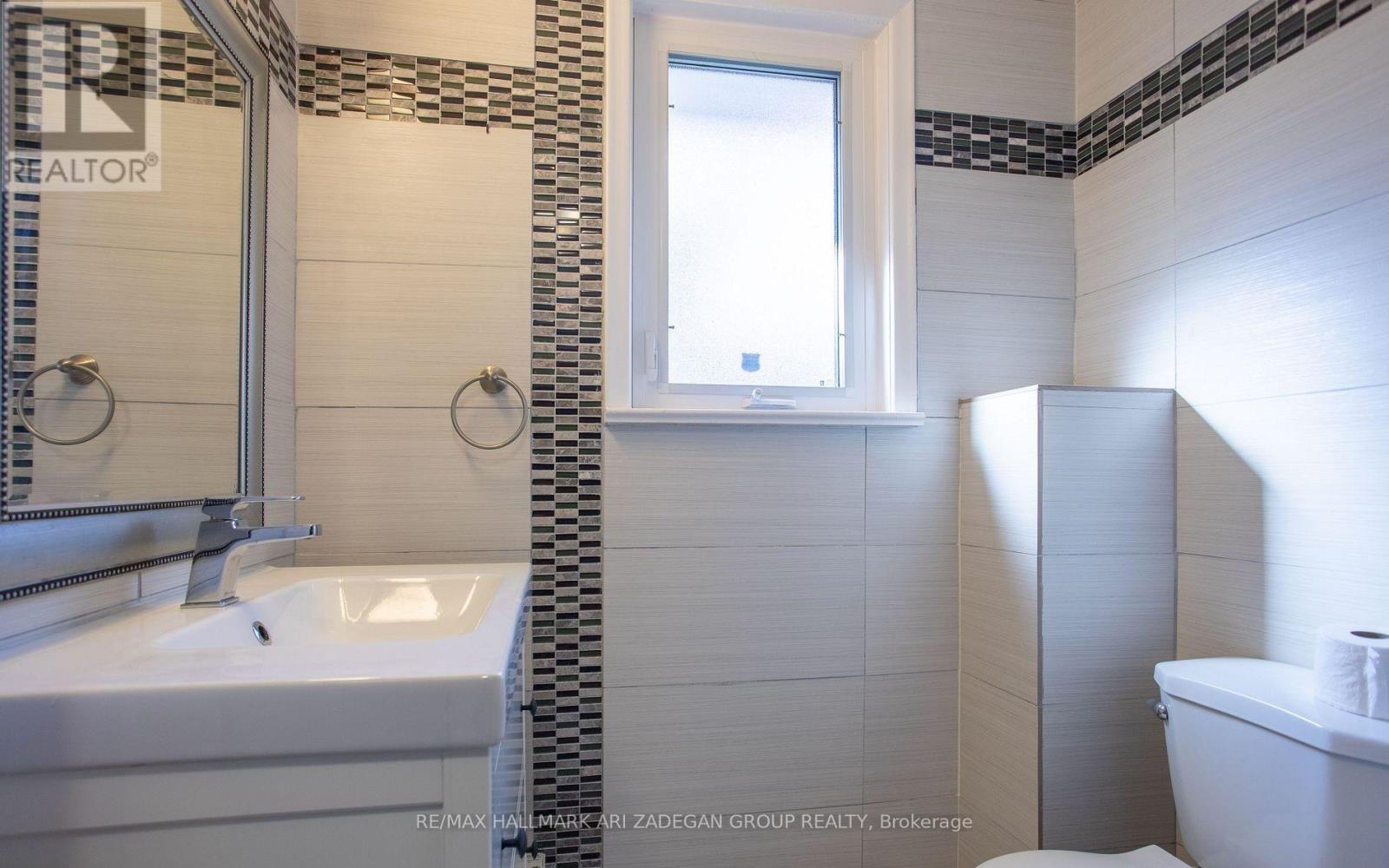 210 Harrygan Crescent, Richmond Hill, Ontario L4C 4J1 - Photo 17 - N13711468