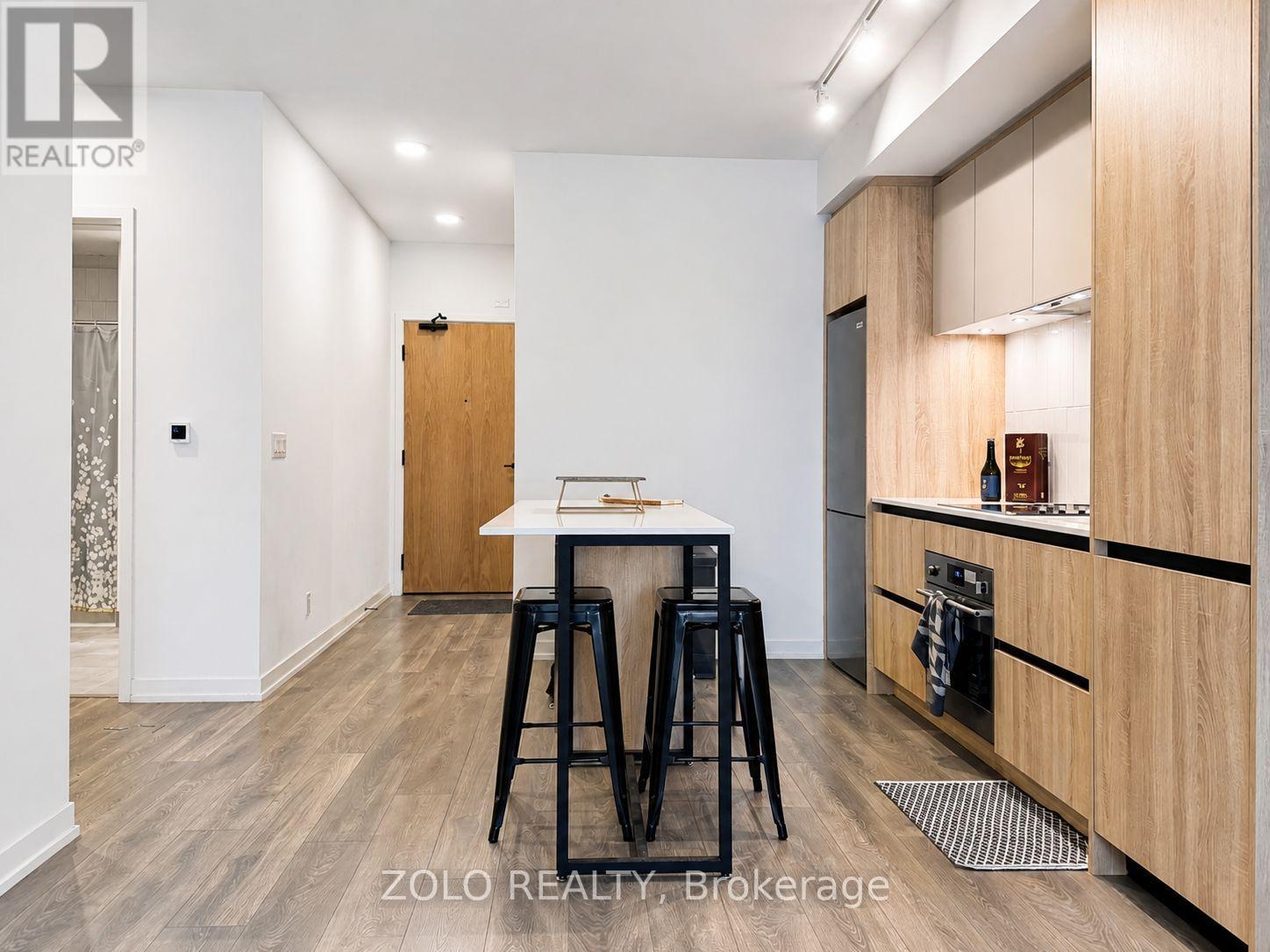 121 - 8 Beverley Glen Boulevard, Vaughan (Beverley Glen), Ontario  L4J 0L5 - Photo 2 - N13711514