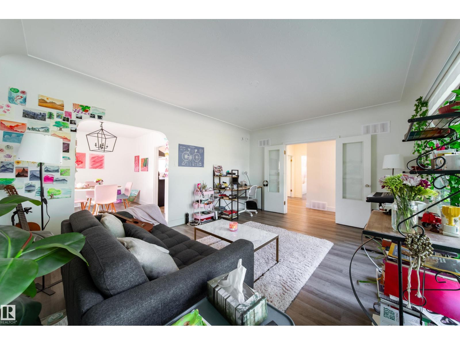 10671 63 Av NW, Edmonton, Alberta  T6H 1P7 - Photo 4 - E4497556