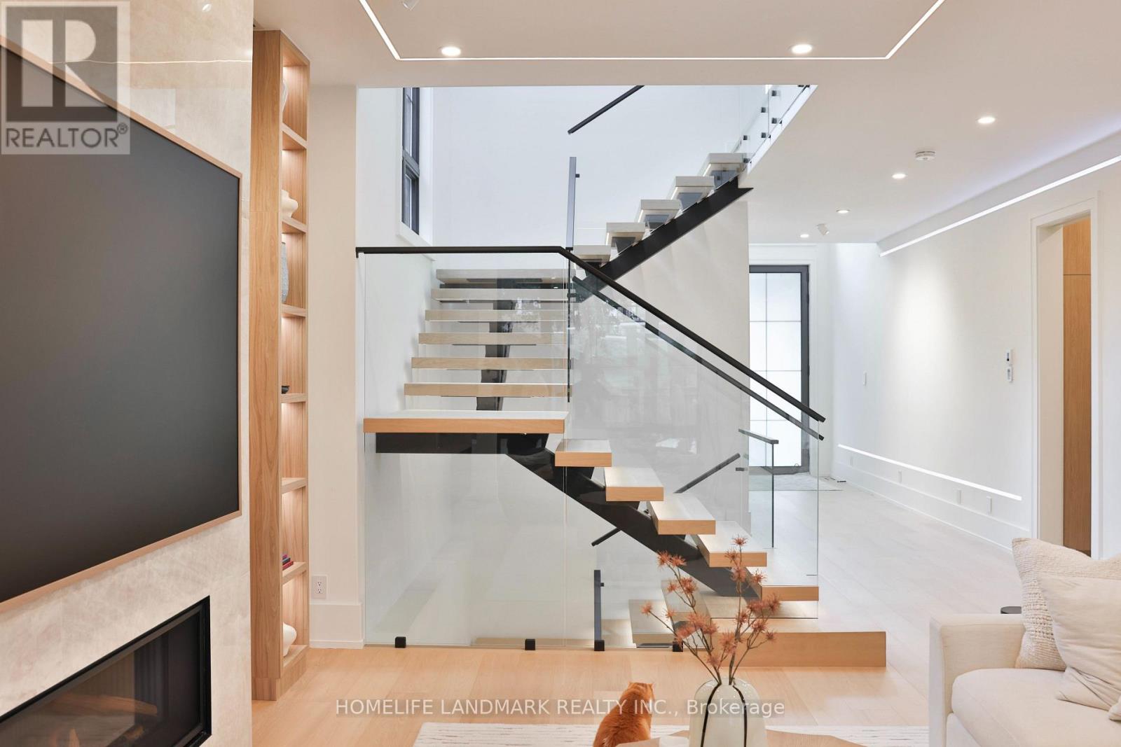 12 Bernice Avenue, Toronto, Ontario  M8Y 1Z6 - Photo 30 - W13711474