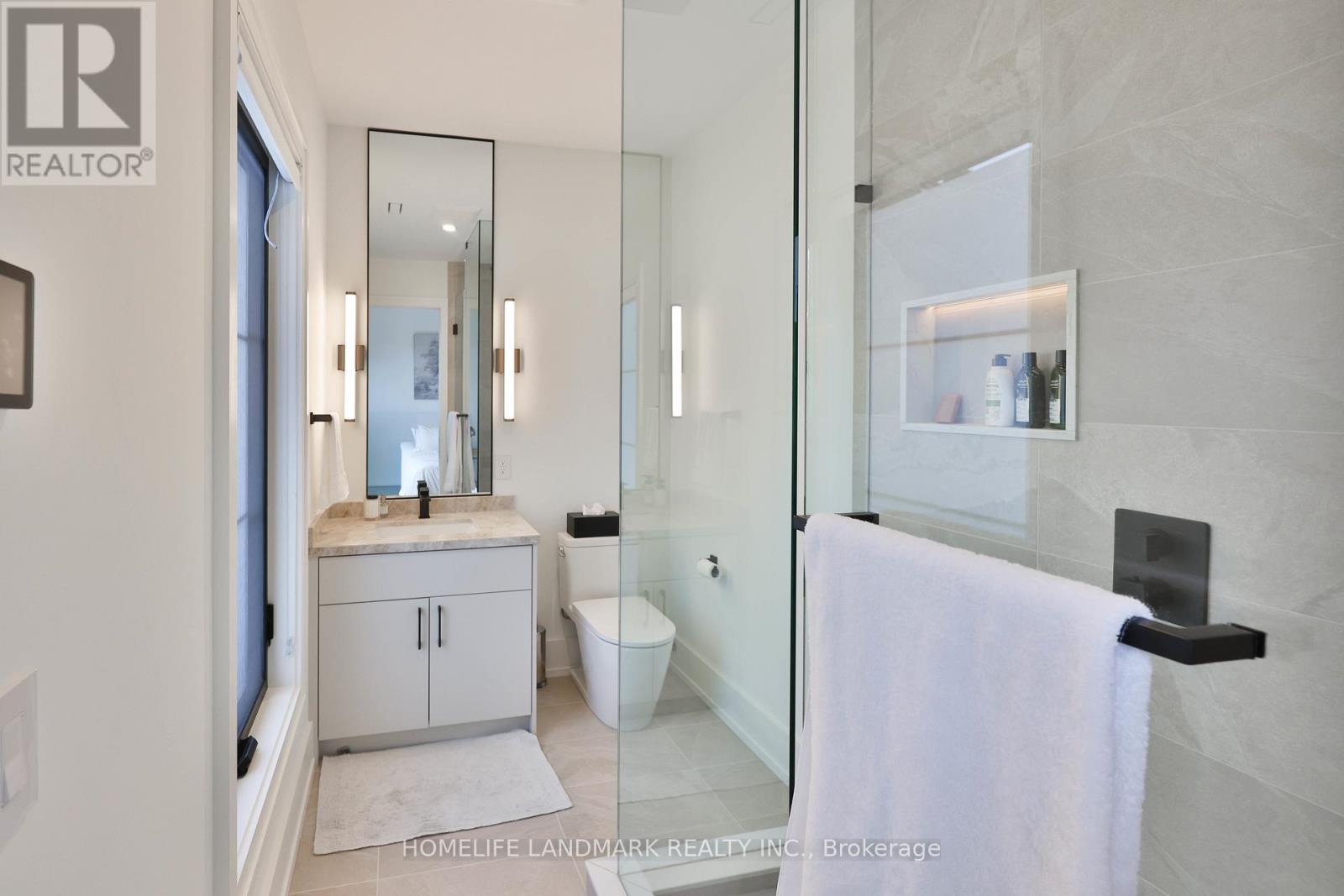 12 Bernice Avenue, Toronto, Ontario  M8Y 1Z6 - Photo 32 - W13711474