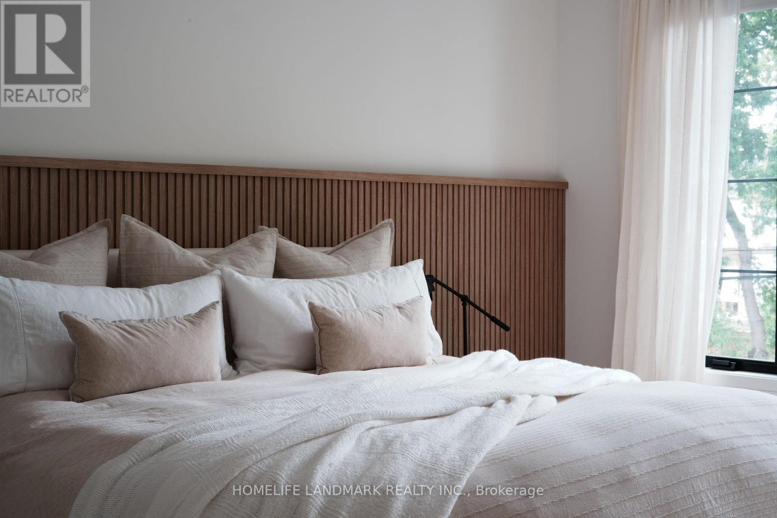 12 Bernice Avenue, Toronto, Ontario  M8Y 1Z6 - Photo 35 - W13711474