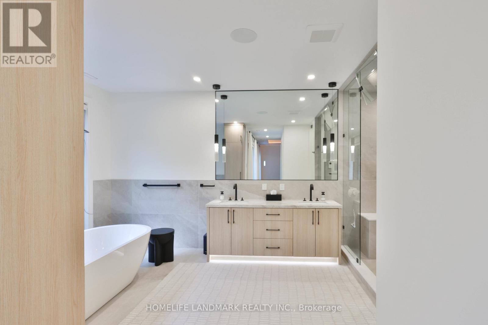 12 Bernice Avenue, Toronto, Ontario  M8Y 1Z6 - Photo 37 - W13711474
