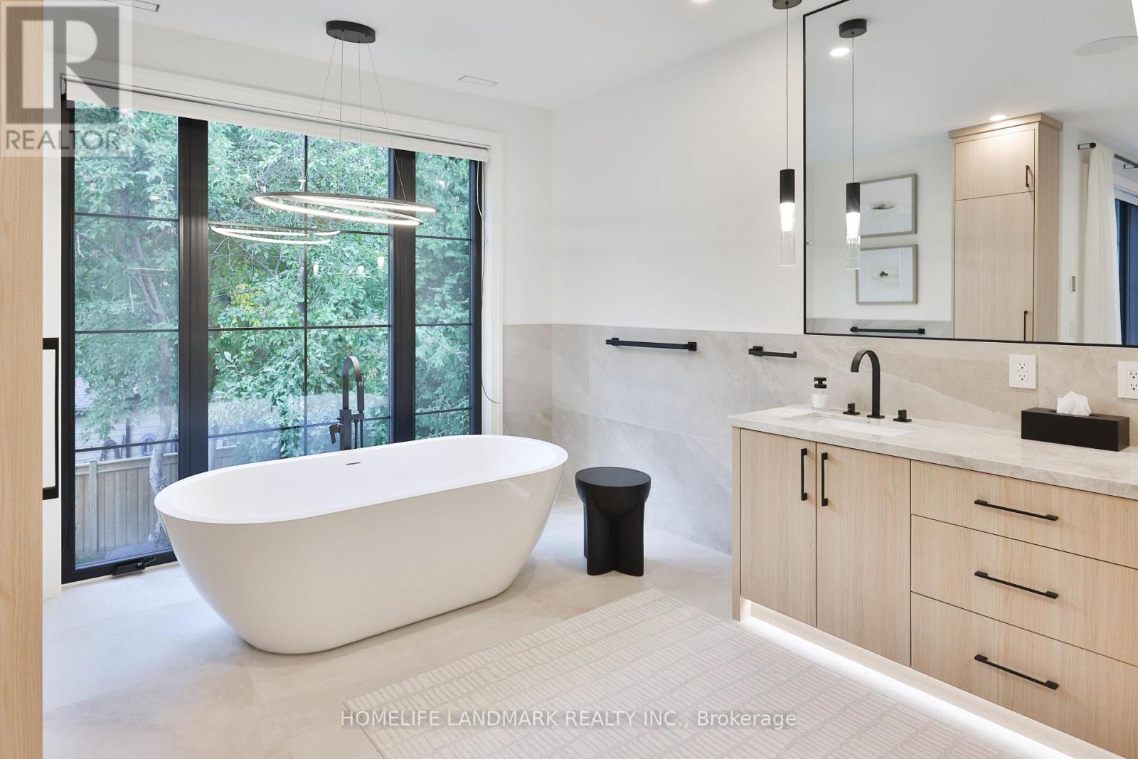 12 Bernice Avenue, Toronto, Ontario  M8Y 1Z6 - Photo 39 - W13711474