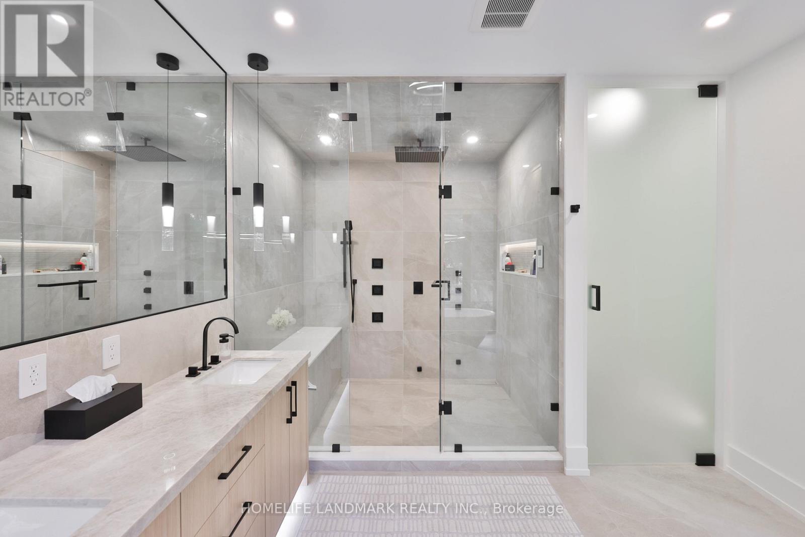 12 Bernice Avenue, Toronto, Ontario  M8Y 1Z6 - Photo 40 - W13711474