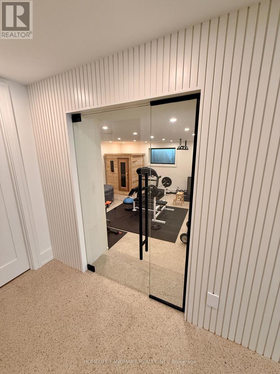 12 Bernice Avenue, Toronto, Ontario  M8Y 1Z6 - Photo 47 - W13711474
