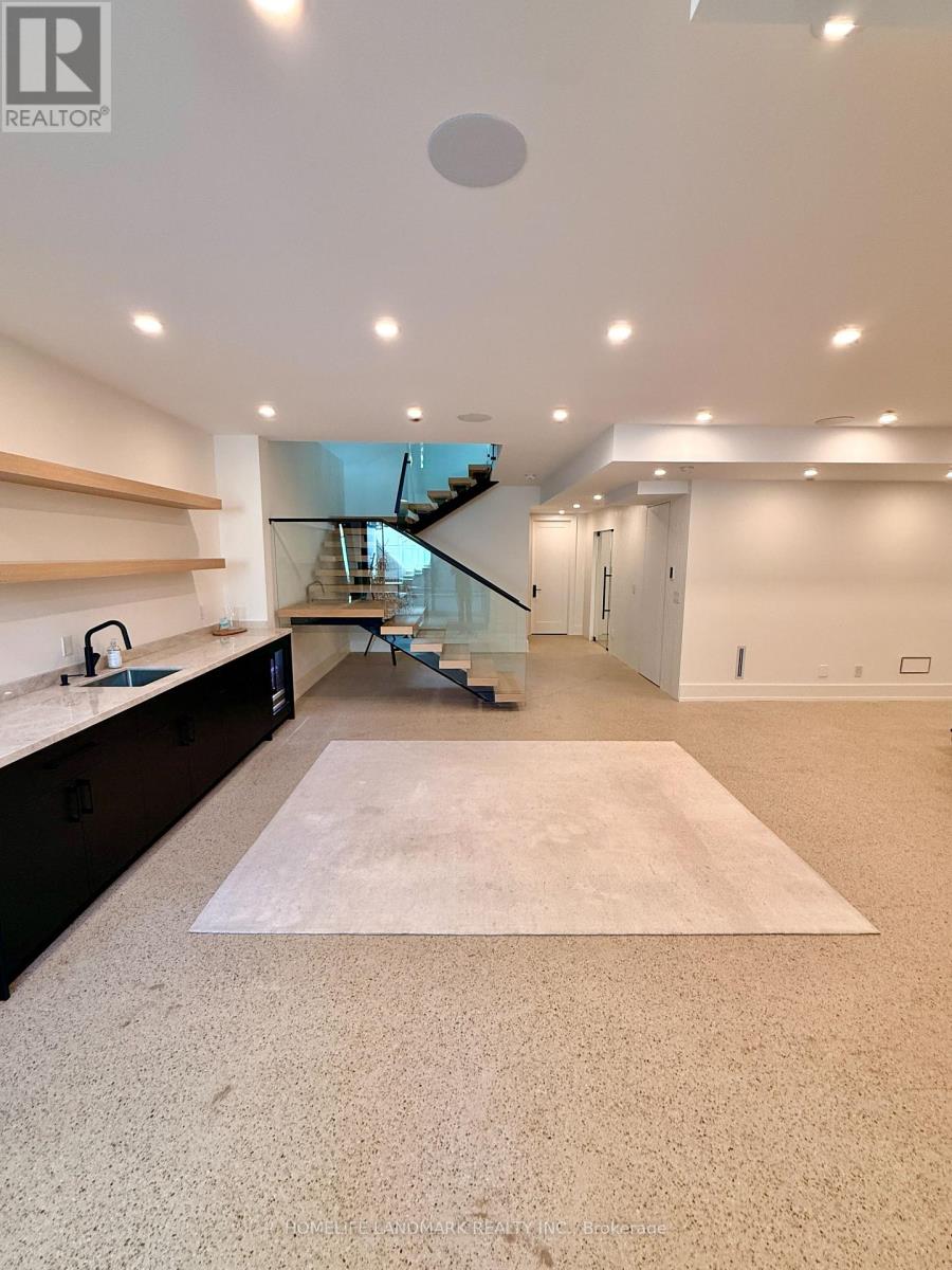 12 Bernice Avenue, Toronto, Ontario  M8Y 1Z6 - Photo 49 - W13711474