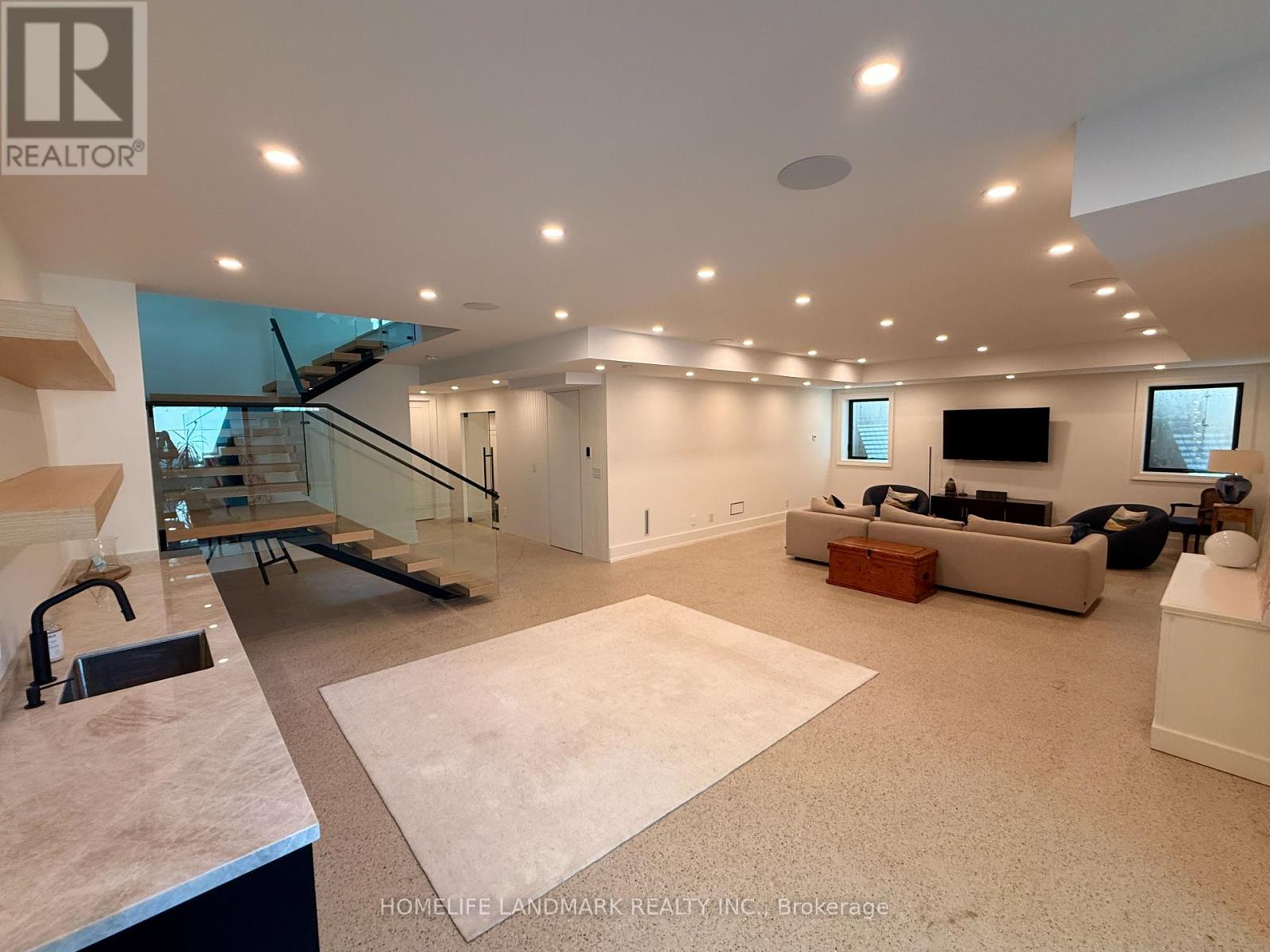 12 Bernice Avenue, Toronto, Ontario  M8Y 1Z6 - Photo 50 - W13711474