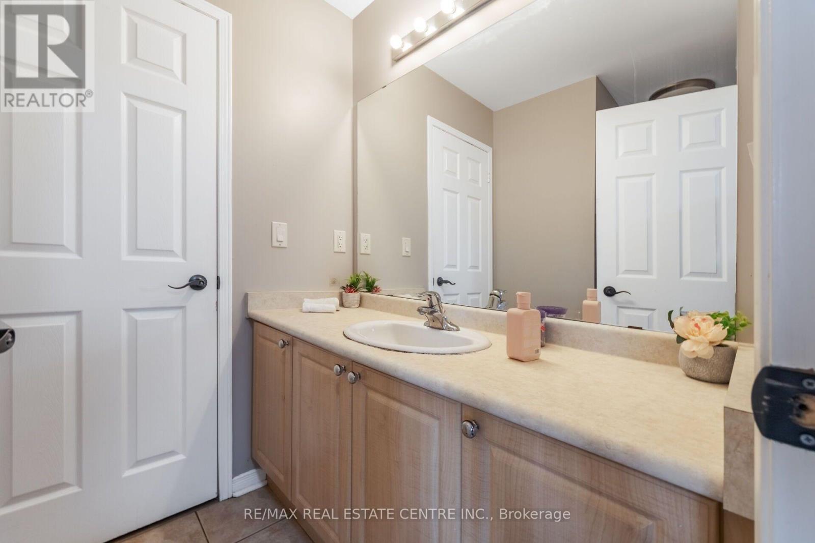 54 Lockburn Crescent, Brampton, Ontario  L7A 3W8 - Photo 29 - W13711490