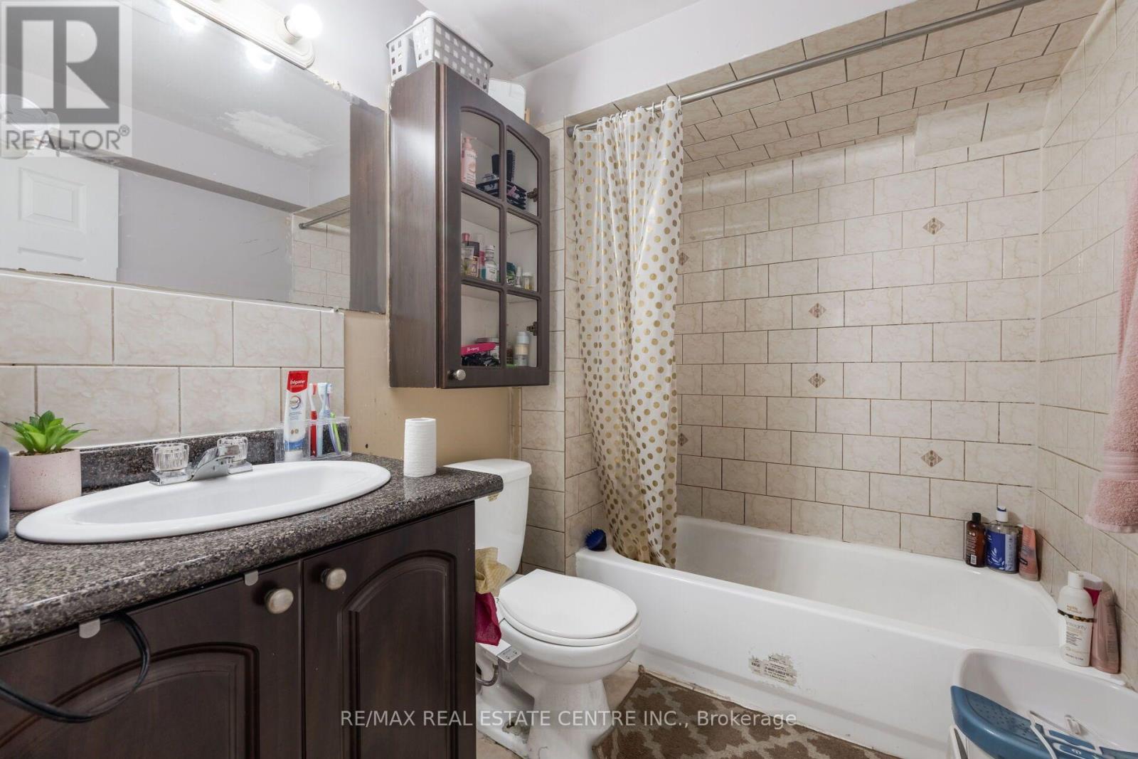54 Lockburn Crescent, Brampton, Ontario  L7A 3W8 - Photo 37 - W13711490