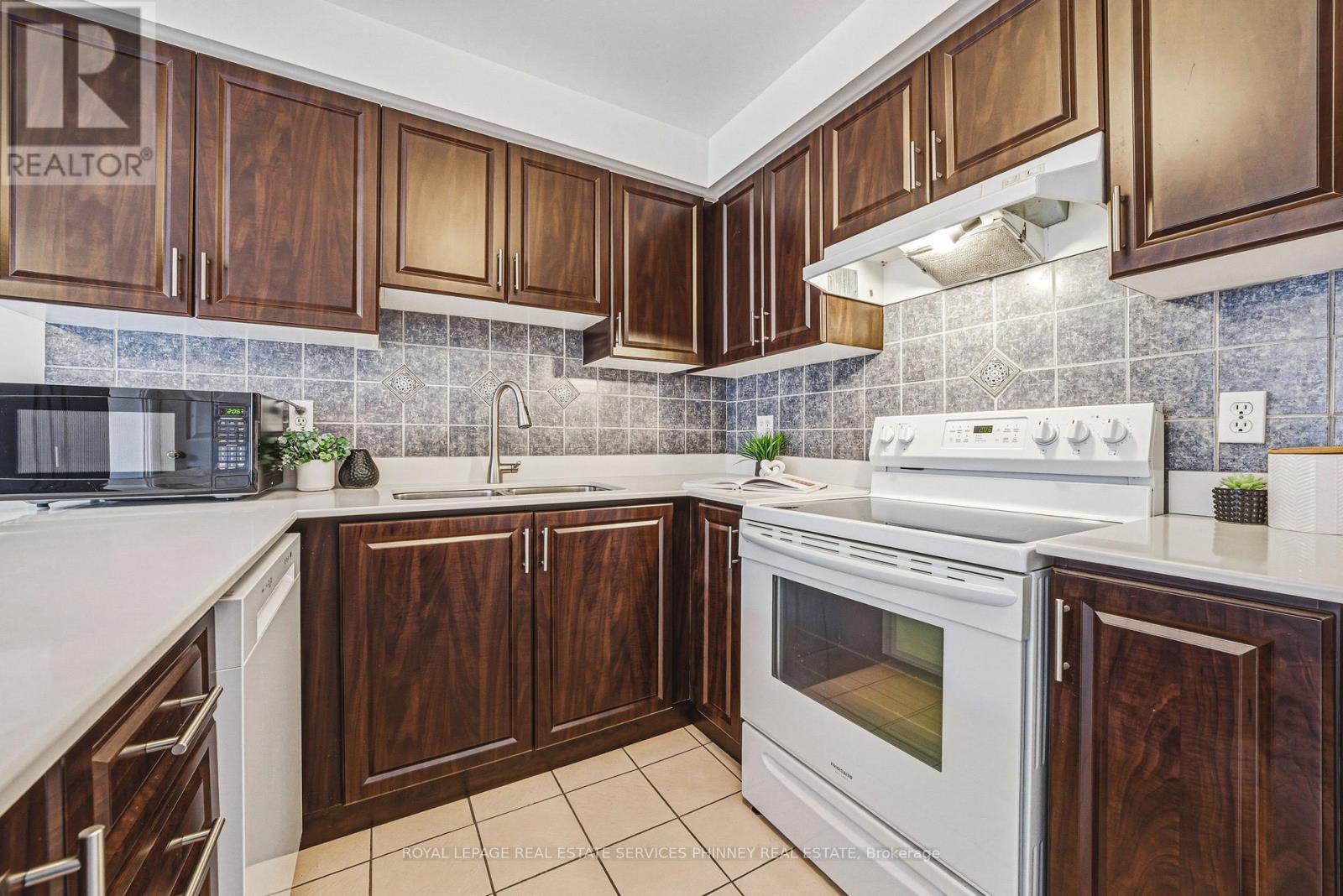 28 - 3140 Fifth Line W, Mississauga, Ontario  L5L 1A2 - Photo 9 - W13711544