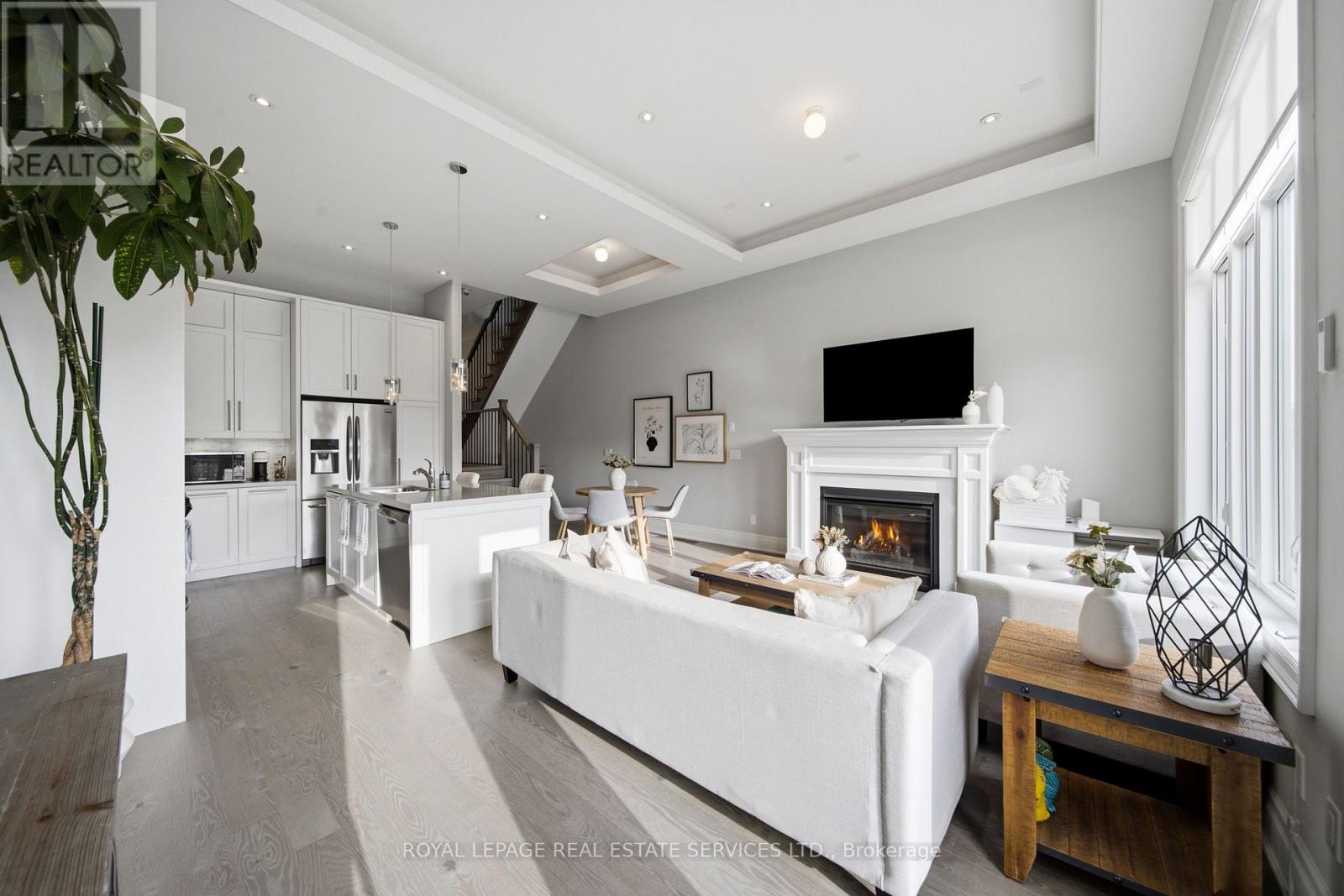 98 Foch Avenue S, Toronto, Ontario  M8W 3X8 - Photo 20 - W13711560