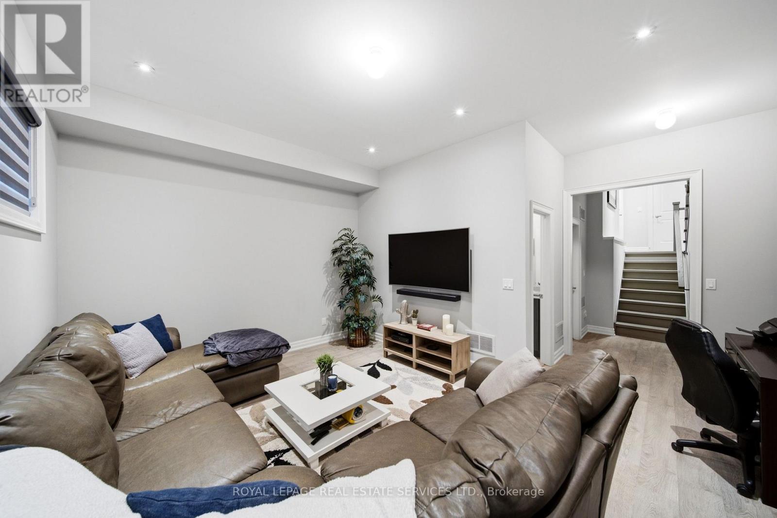 98 Foch Avenue S, Toronto, Ontario  M8W 3X8 - Photo 38 - W13711560