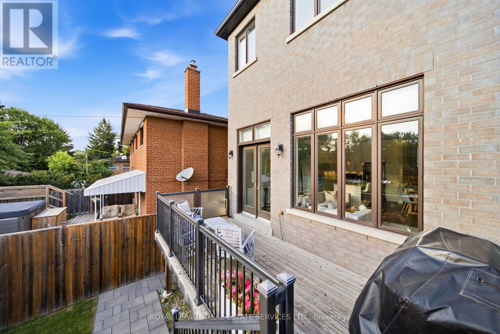 98 Foch Avenue S, Toronto, Ontario  M8W 3X8 - Photo 43 - W13711560
