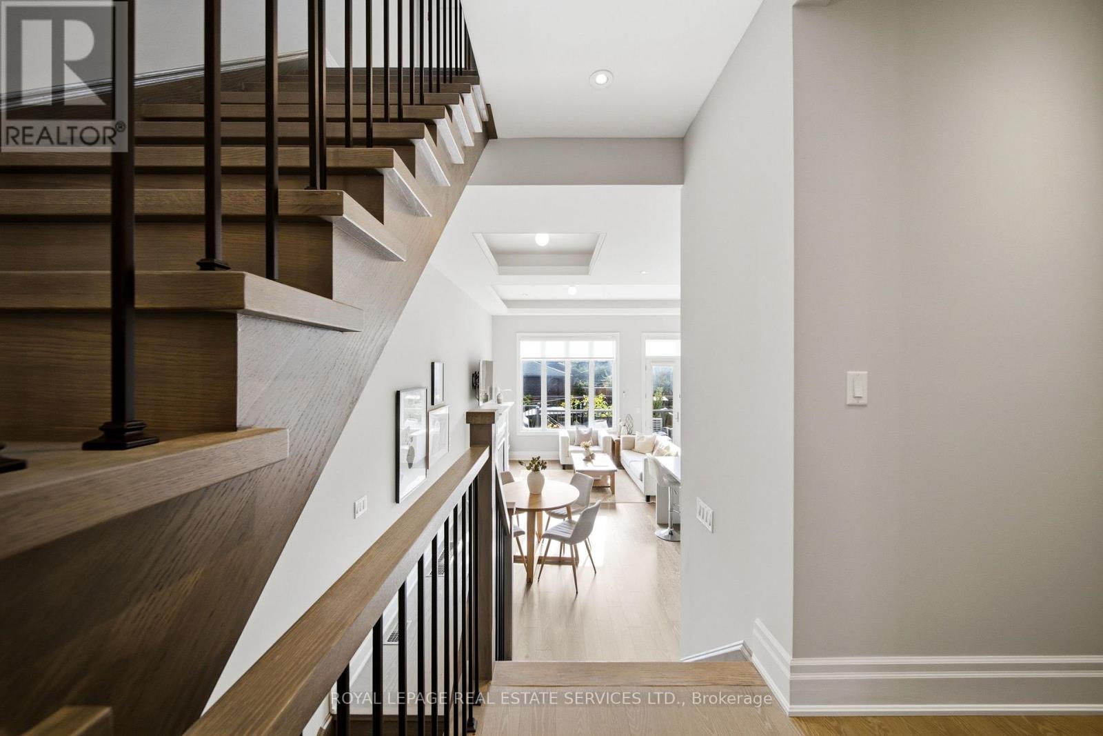 98 Foch Avenue S, Toronto, Ontario  M8W 3X8 - Photo 8 - W13711560