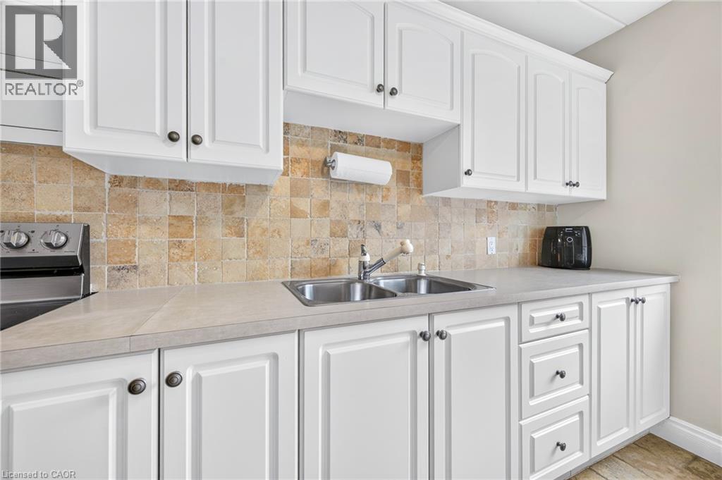 2422 New Street Unit# 9, Burlington, Ontario  L7R 1J6 - Photo 3 - 40845122