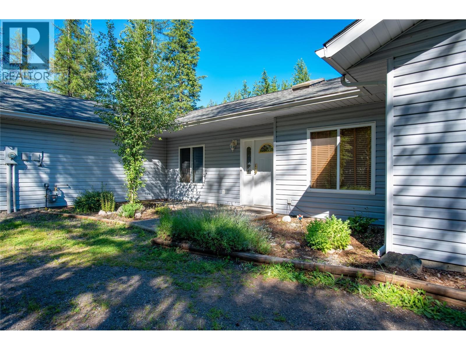 2222 Jenisa Road, Castlegar, British Columbia V1N 2L8 - Photo 8 - 10398540