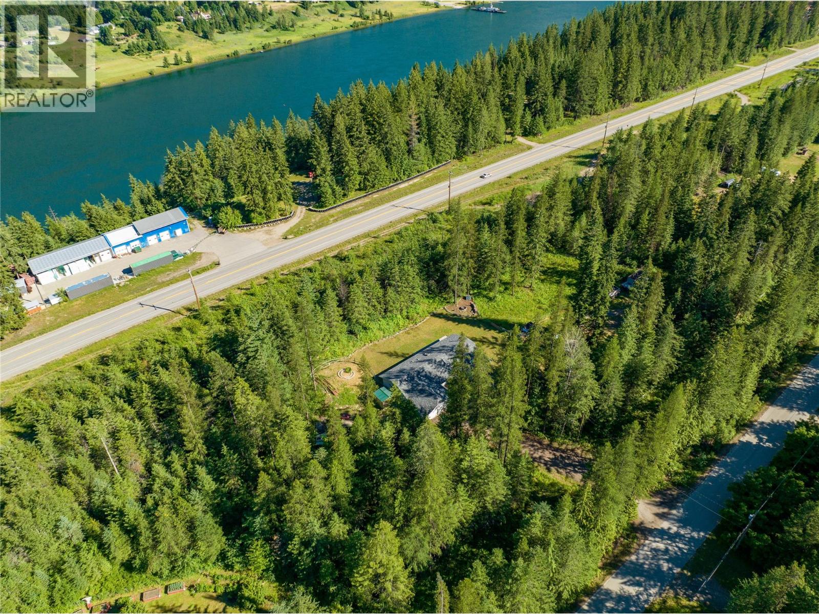 2222 Jenisa Road, Castlegar, British Columbia V1N 2L8 - Photo 36 - 10398540