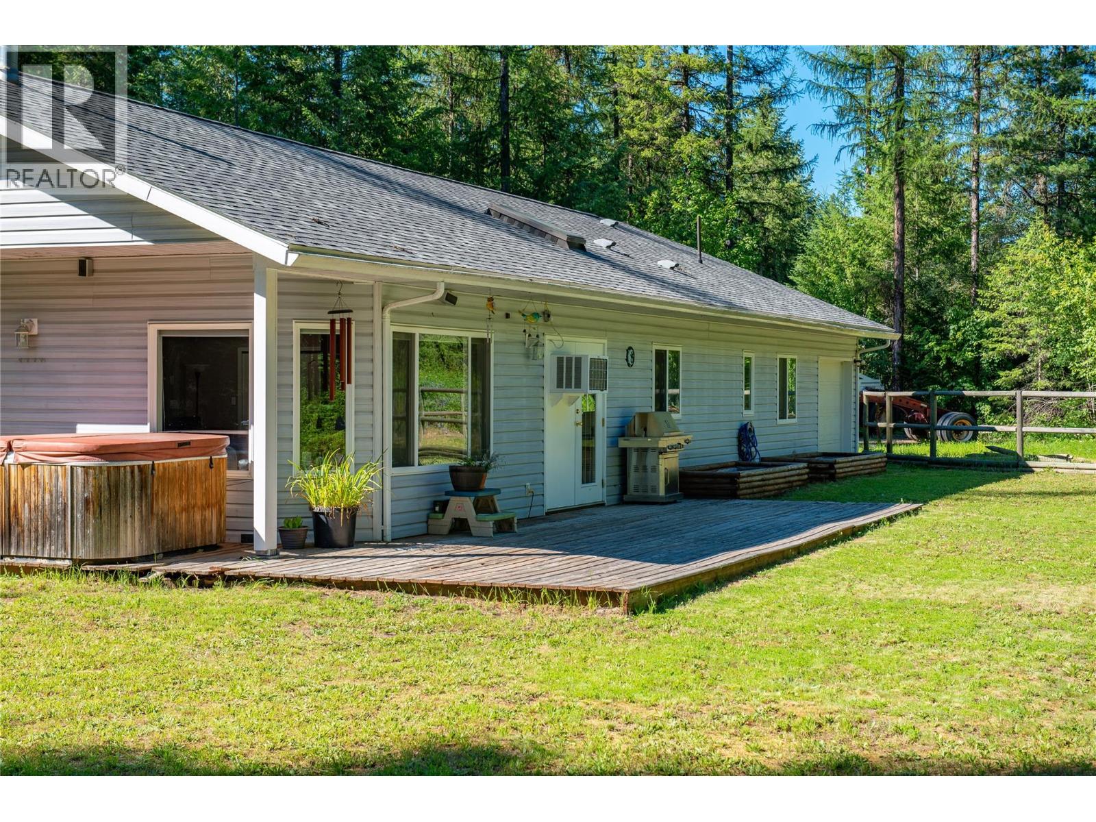 2222 Jenisa Road, Castlegar, British Columbia V1N 2L8 - Photo 12 - 10398540
