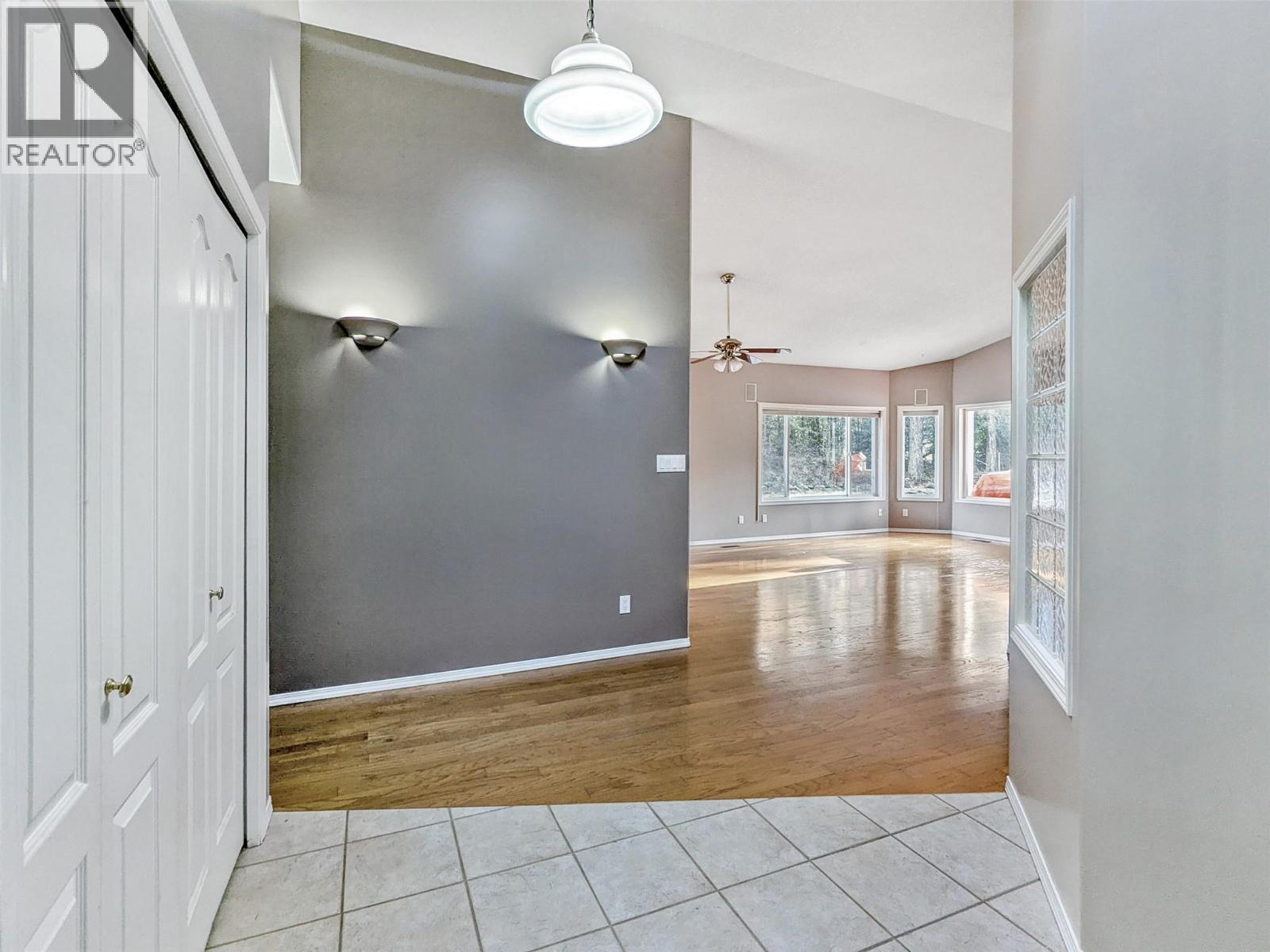 2222 Jenisa Road, Castlegar, British Columbia V1N 2L8 - Photo 15 - 10398540