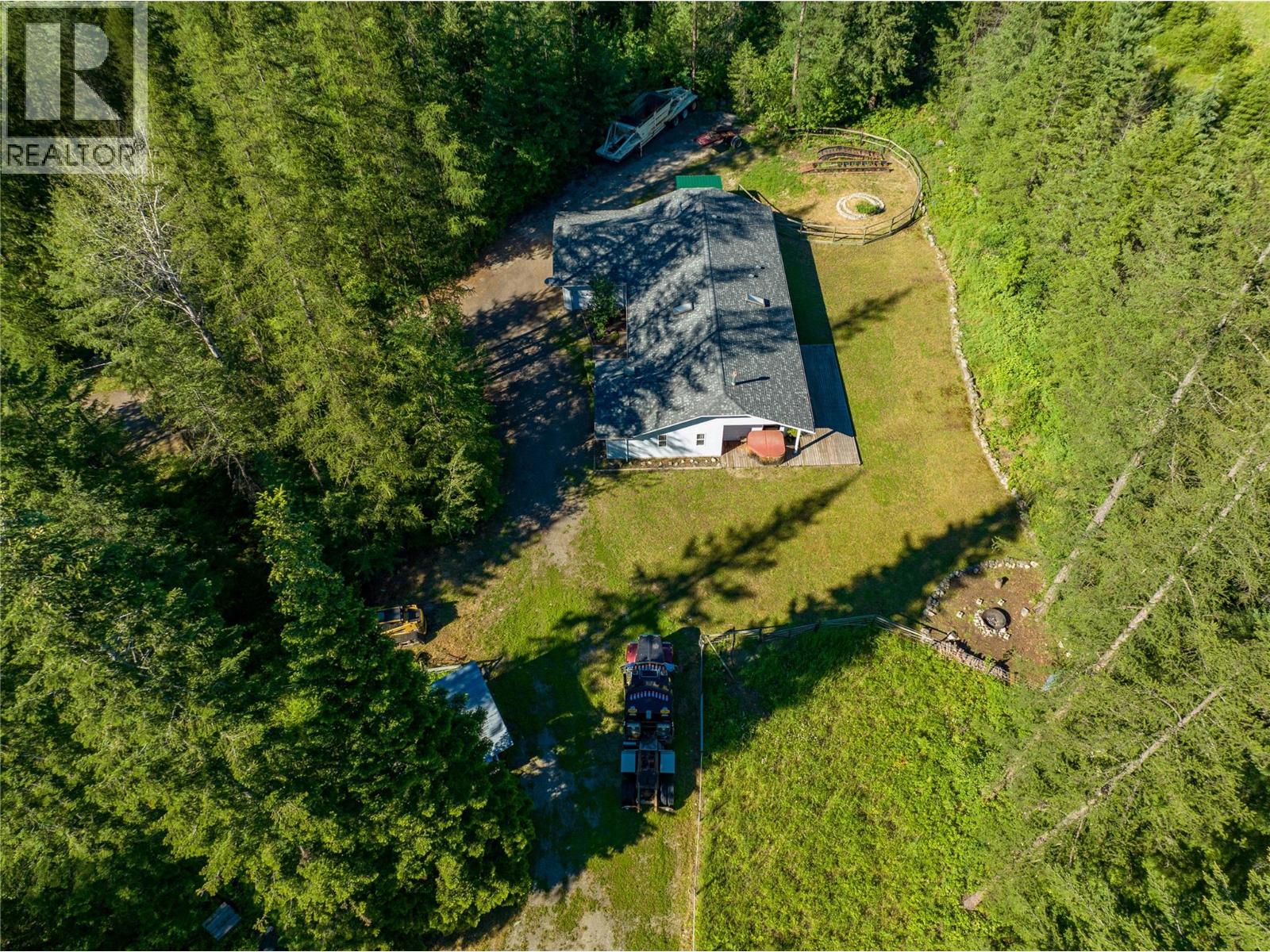 2222 Jenisa Road, Castlegar, British Columbia V1N 2L8 - Photo 37 - 10398540