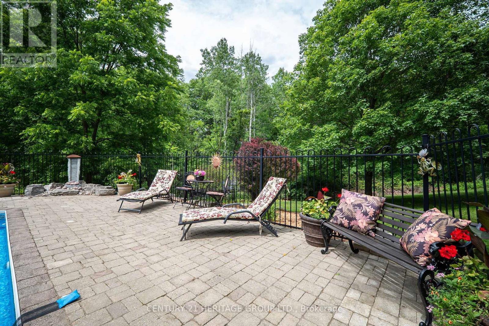 28 Taywood Court, Hamilton, Ontario  L9H 7A2 - Photo 49 - X13711570