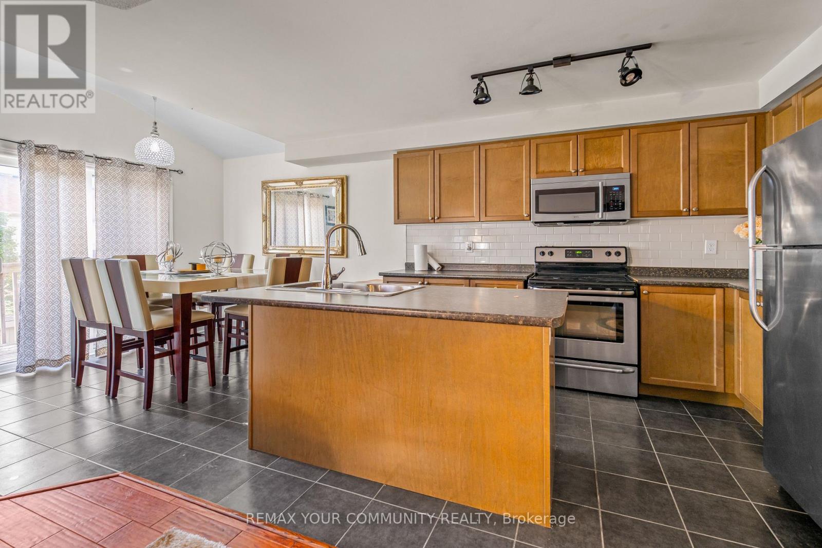 164 Dewell Crescent, Clarington, Ontario  L1E 0B9 - Photo 15 - E13589020